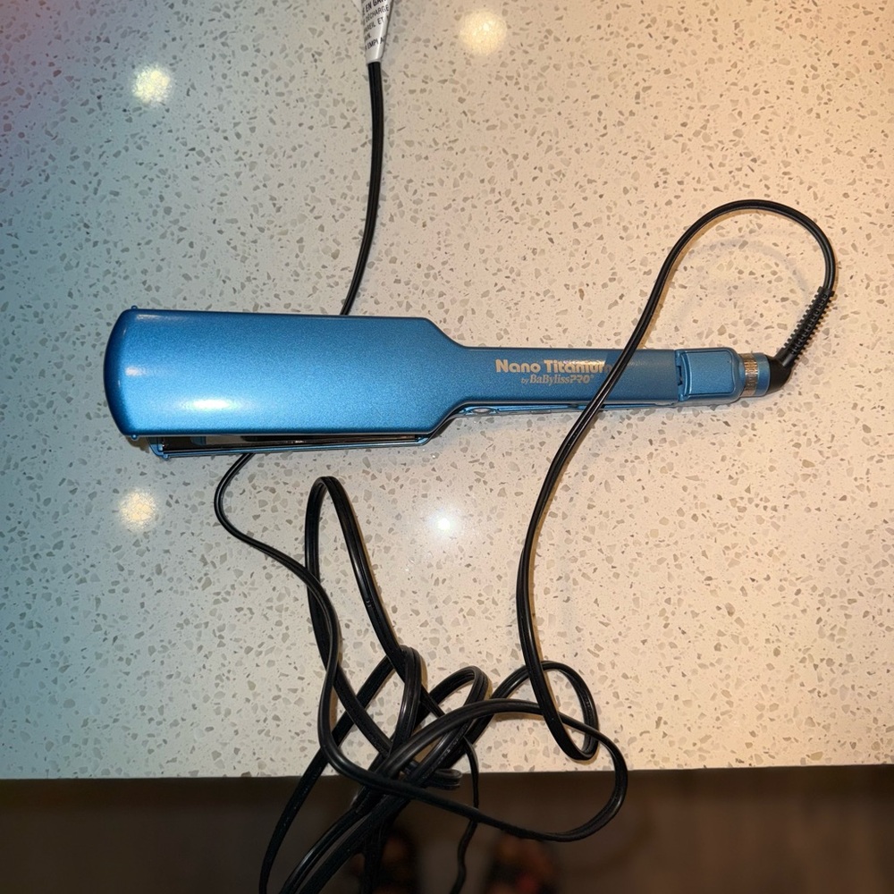 BaBylissPRO Nano Titanium Hair Straightener - Blue